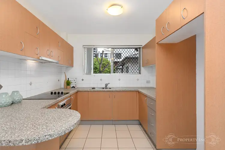 Fourth view of Homely unit listing, 2/83 Linton Street, Kangaroo Point QLD 4169