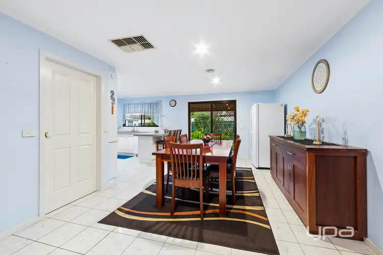 Sixth view of Homely house listing, 7 Prior Court, Delahey VIC 3037