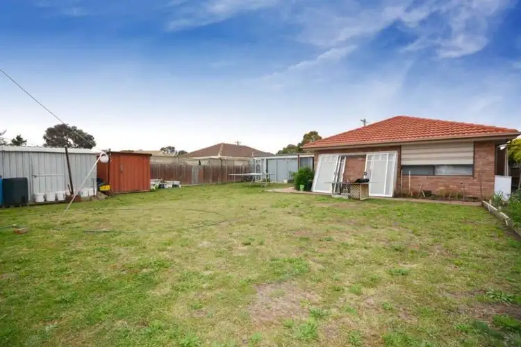 Third view of Homely house listing, 5 Cranleigh Place, Craigieburn VIC 3064