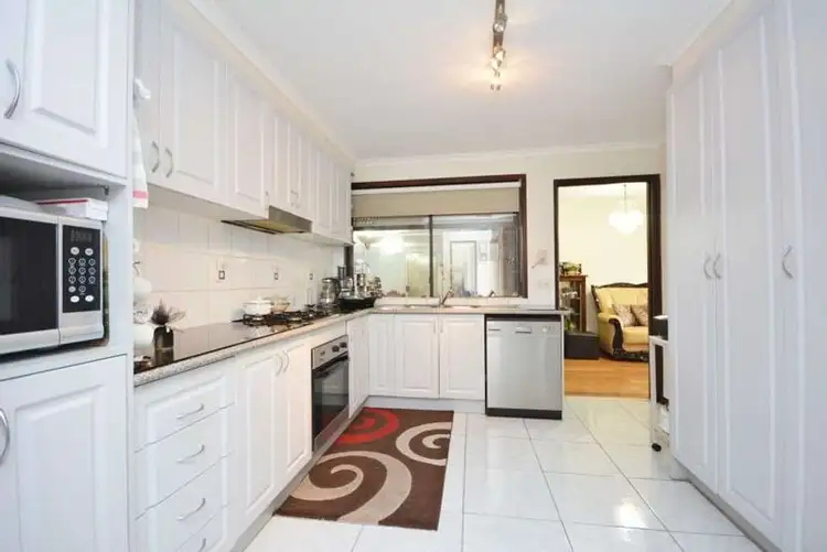 Seventh view of Homely house listing, 5 Cranleigh Place, Craigieburn VIC 3064