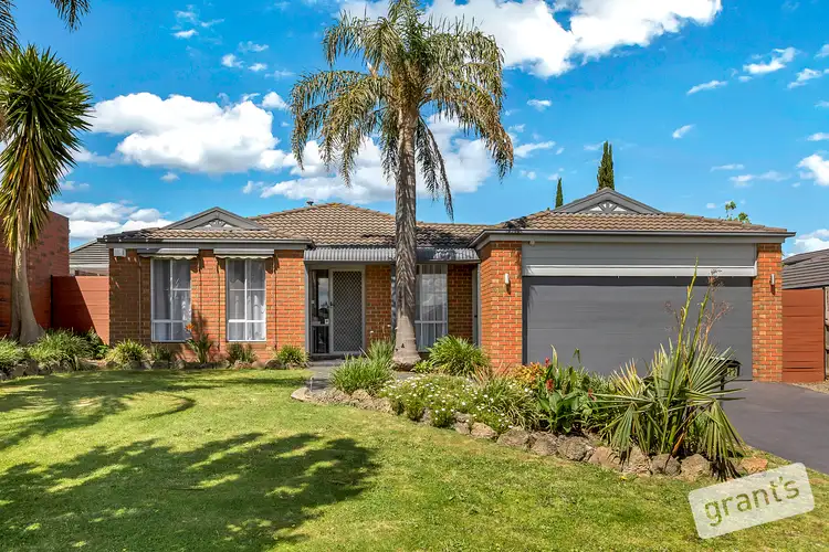 12 Knights Bridge Court, Narre Warren VIC 3805