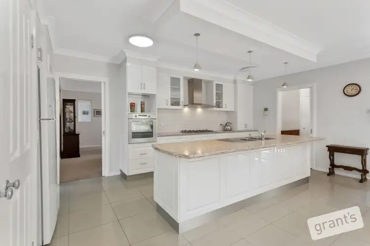 Second view of Homely house listing, 3 Janet Court, Narre Warren VIC 3805
