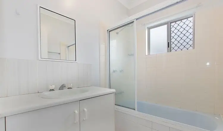 Fifth view of Homely semi-detached listing, 27 Kayleen Court, Burdell QLD 4818