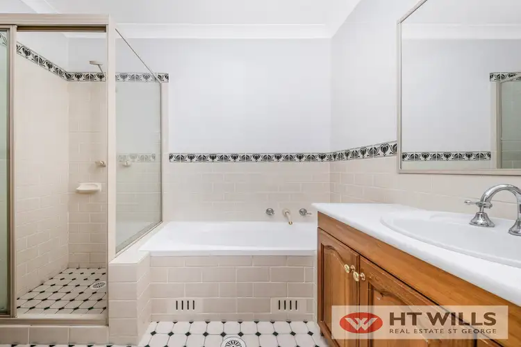 Sixth view of Homely villa listing, 1/153 Connells Point Road, Connells Point NSW 2221