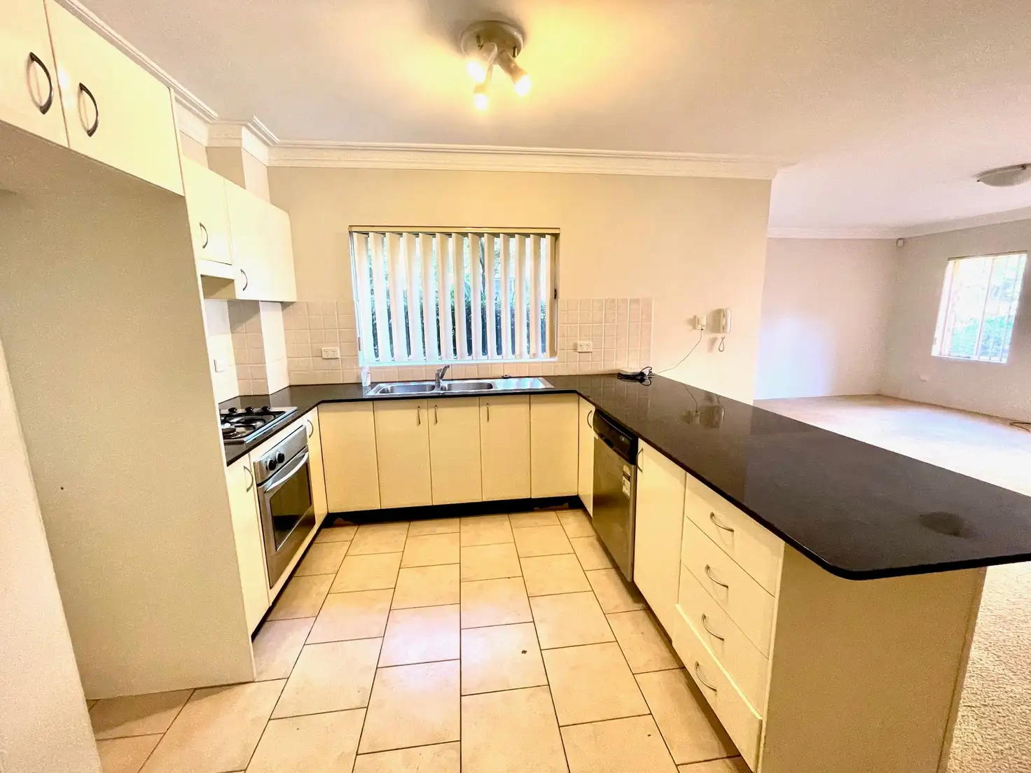 Main view of Homely unit listing, 4/5-9 Bellevue Street, Kogarah NSW 2217