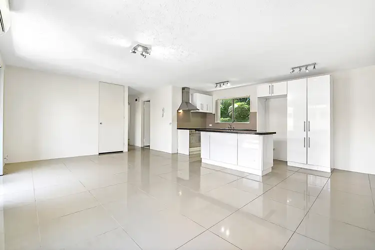 4/164 Frank Street, Labrador QLD 4215