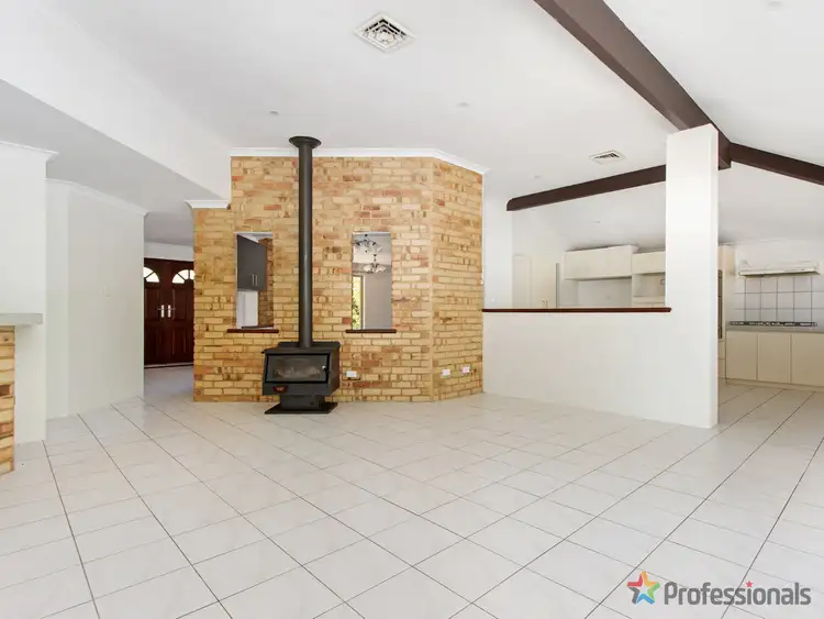 Sixth view of Homely house listing, 2 Farrier Court, Wellard WA 6170