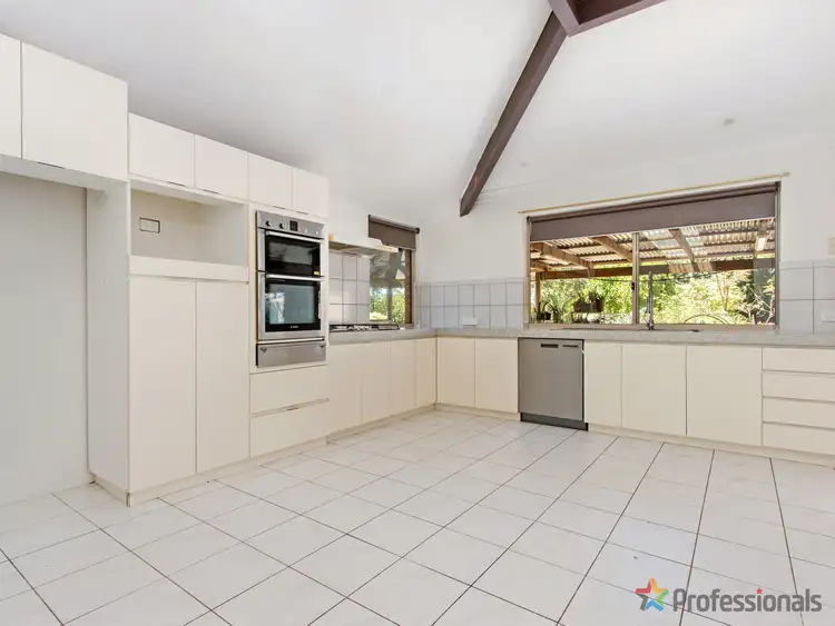 Seventh view of Homely house listing, 2 Farrier Court, Wellard WA 6170