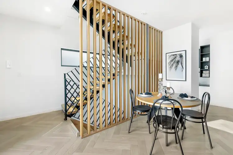 Fifth view of Homely semi-detached listing, 2/6 Mountain View Avenue, Miami QLD 4220