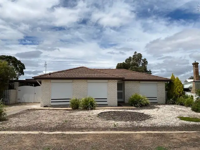 61 Devereux Street, Warracknabeal VIC 3393