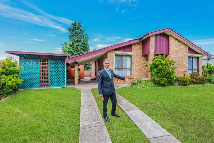 12 Glenroy Crescent, St Johns Park NSW 2176