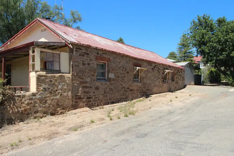 16 QUEEN STREET, Burra SA 5417