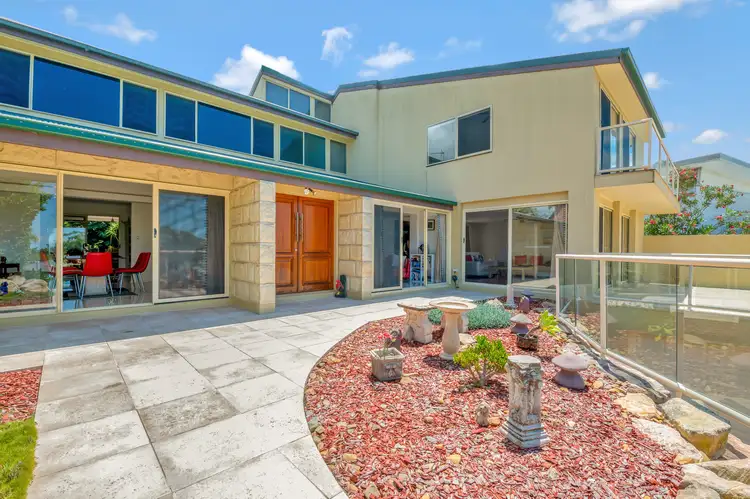 18 Marlborough Court, "Benowa Hills", Ashmore QLD 4214