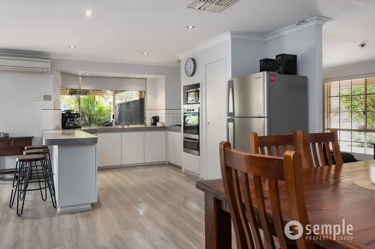 Sixth view of Homely house listing, 11 Croll Court, Beeliar WA 6164