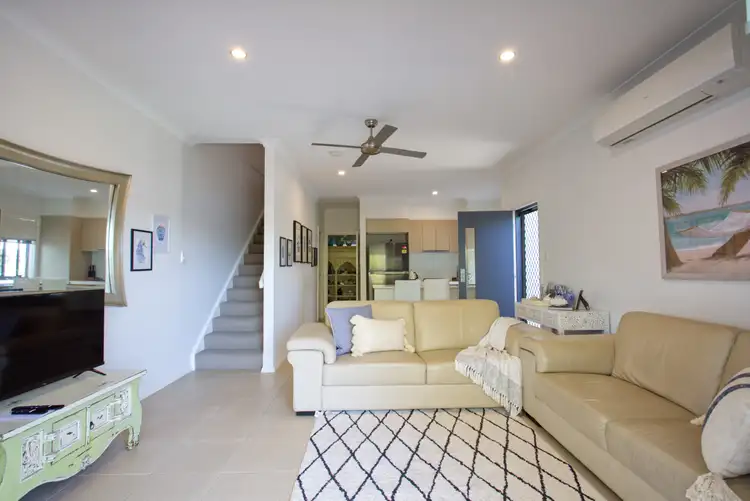 21 Azure Way, Hope Island QLD 4212