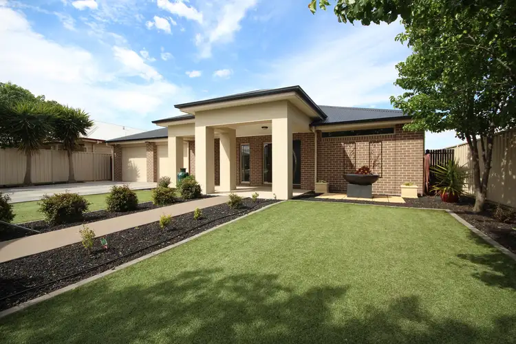 2 Oliver Court, Horsham VIC 3400