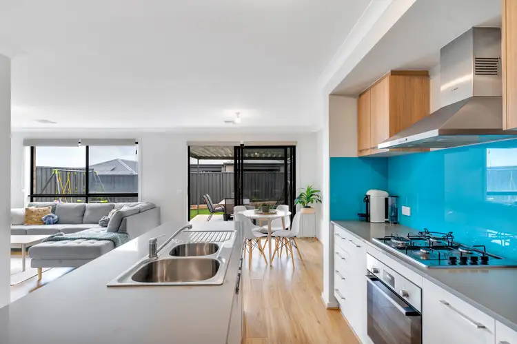 Sixth view of Homely house listing, 8 Emperor Way, Hackham SA 5163