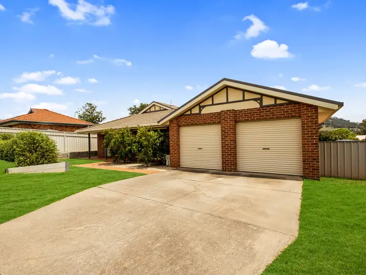 Second view of Homely house listing, 25 Peacock Avenue, Wodonga VIC 3690