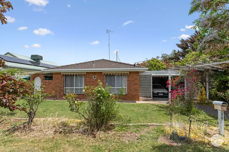 10 Longmore Street, Kangaroo Flat VIC 3555