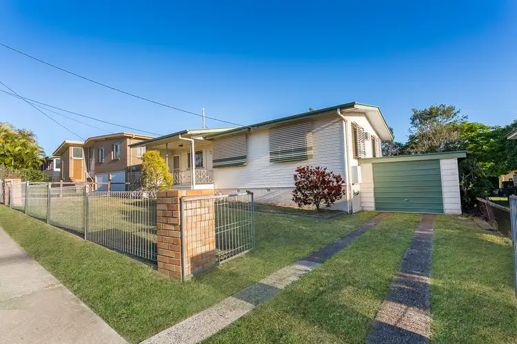 24 Robertson Road, Eastern Heights QLD 4305