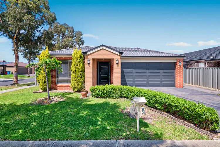 15 Foxhound Grove, Cranbourne East VIC 3977