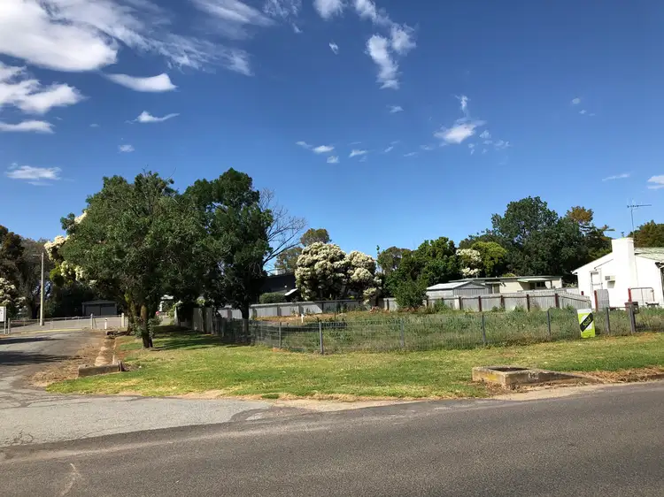 14 Ryan Street, Benalla VIC 3672