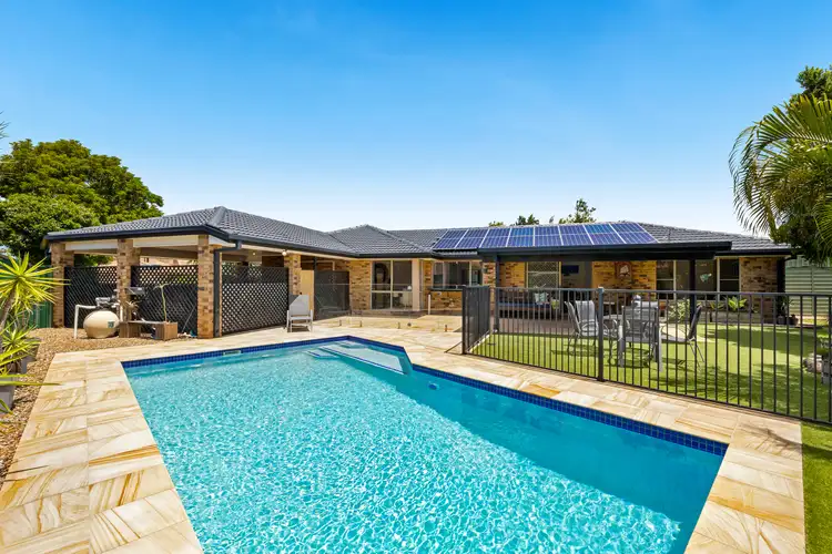 2 Crompton Court, Victoria Point QLD 4165