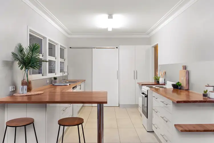 Fifth view of Homely house listing, 2 Brendon Street, Tarragindi QLD 4121