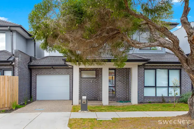 18 Den Dulk Avenue, Altona VIC 3018