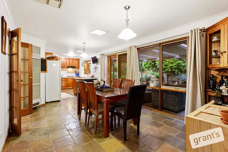 Sixth view of Homely house listing, 2 Kate Court, Pakenham VIC 3810