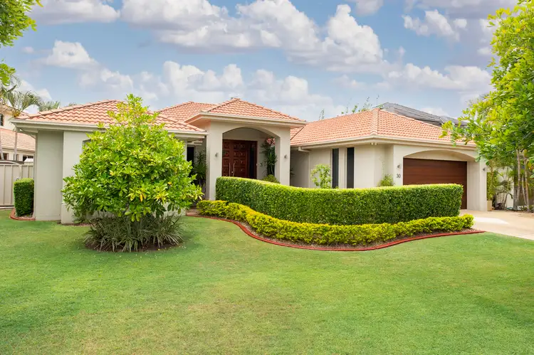 30 Calmwater Crescent, Helensvale QLD 4212