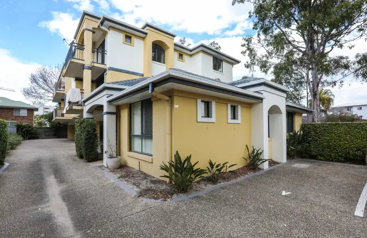 6/129 Muir Street, Labrador QLD 4215