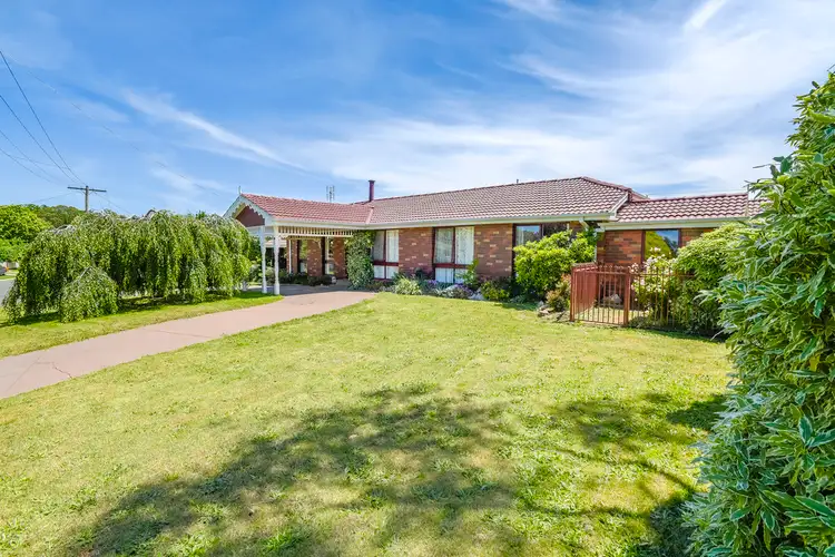 5 Stuart Drive, Woodend VIC 3442