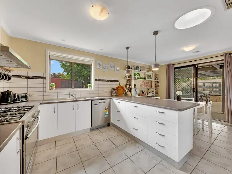 Fourth view of Homely house listing, 6 Ronan Court, Wodonga VIC 3690