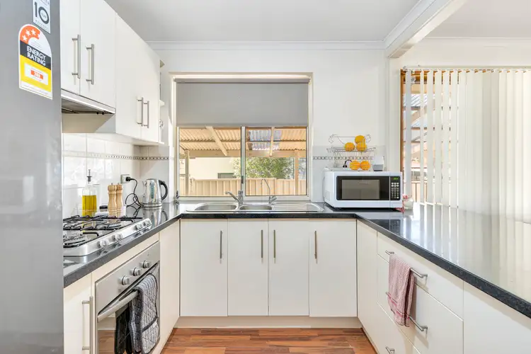 16 Owen Court, Christie Downs SA 5164