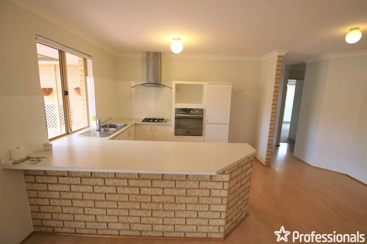 Main view of Homely house listing, 4/15 Summer Place, Thornlie WA 6108