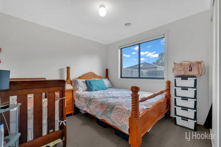 Seventh view of Homely house listing, 4 birdswing terrace, Melton South VIC 3338