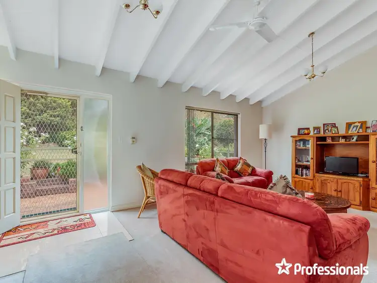 56 Amethyst Crescent, Mount Richon WA 6112