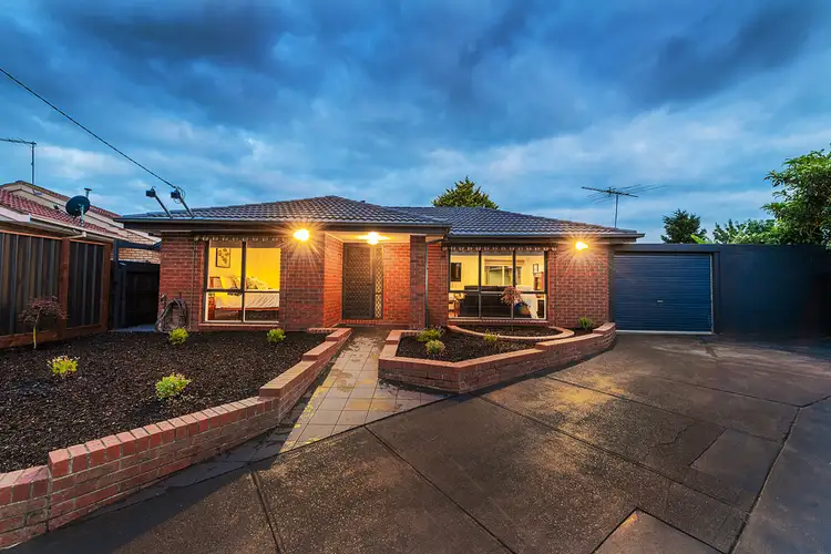 18 Carmen Court, Hampton Park VIC 3976