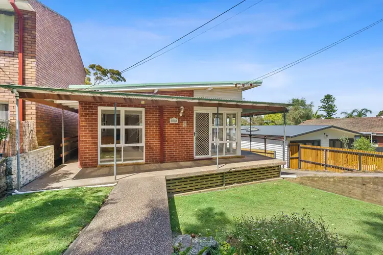 1 Heather Street, Wheeler Heights NSW 2097