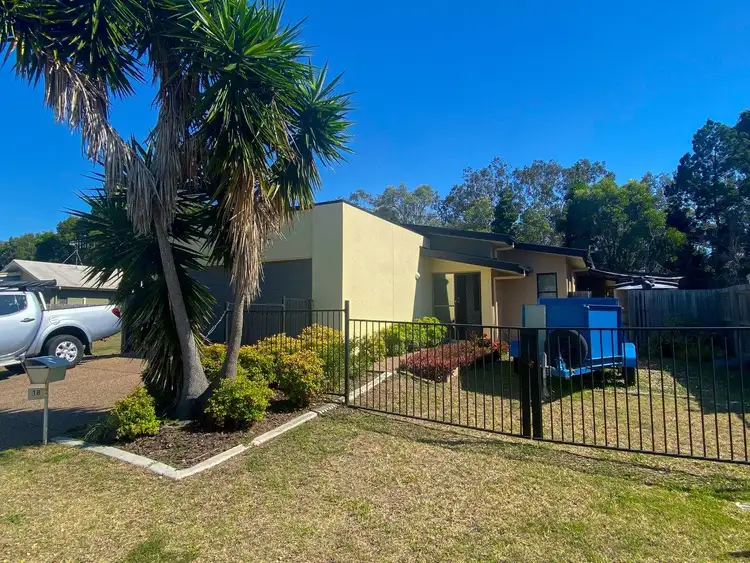 18 Wave Court, Toogoom QLD 4655