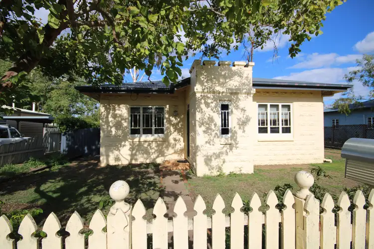 9 Wooburn Street, Dalby QLD 4405