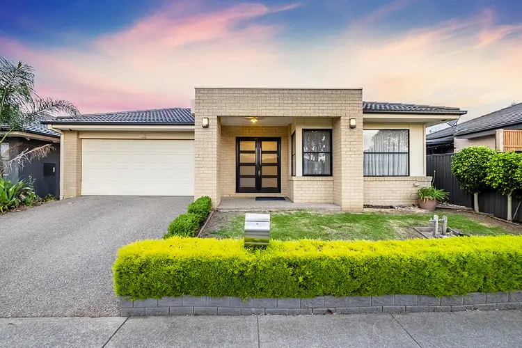 113 Selandra Boulevard, Clyde North VIC 3978