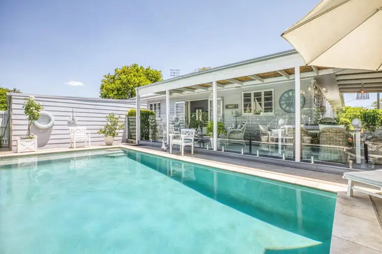 46 Deakin Avenue, Southport QLD 4215