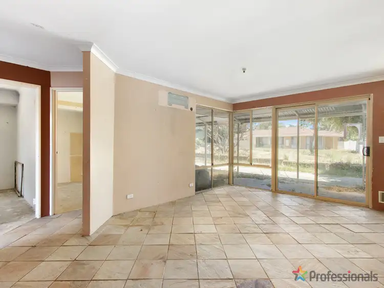 Fifth view of Homely house listing, 2 Taylor Close, Leda WA 6170