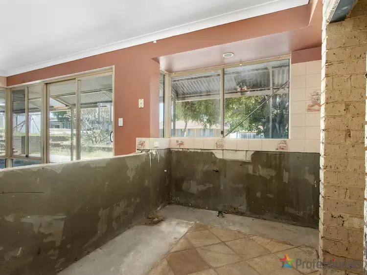 Sixth view of Homely house listing, 2 Taylor Close, Leda WA 6170