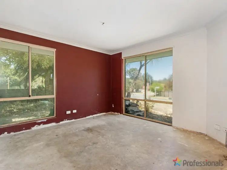 Seventh view of Homely house listing, 2 Taylor Close, Leda WA 6170