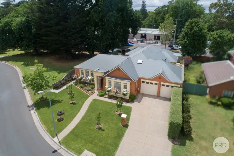 Second view of Homely house listing, 8 St Glens Way, Lake Gardens VIC 3355