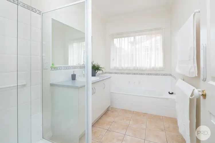 Sixth view of Homely house listing, 8 St Glens Way, Lake Gardens VIC 3355