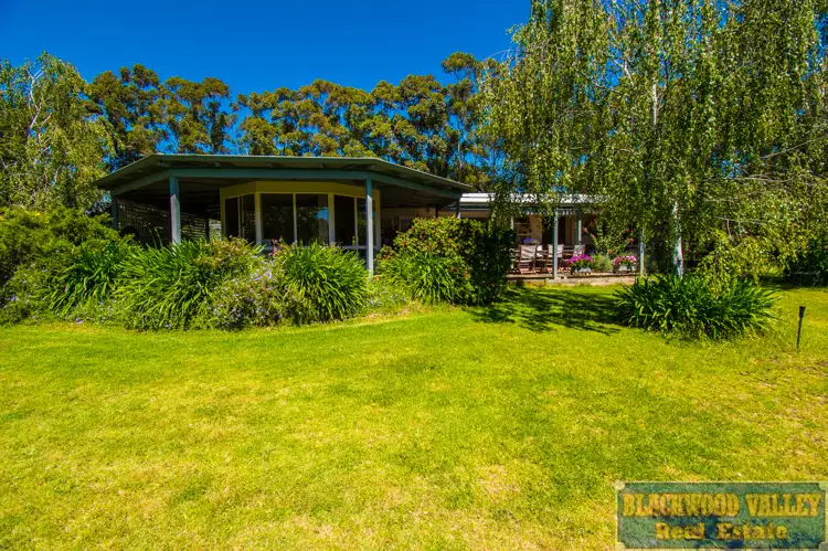 11 Hackett Street, Bridgetown WA 6255